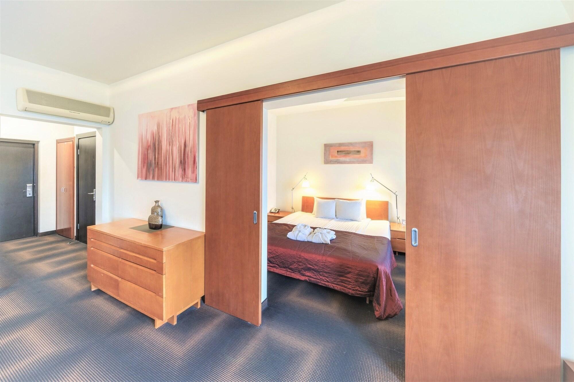 Rixwell Centra Hotel Riga Bagian luar foto