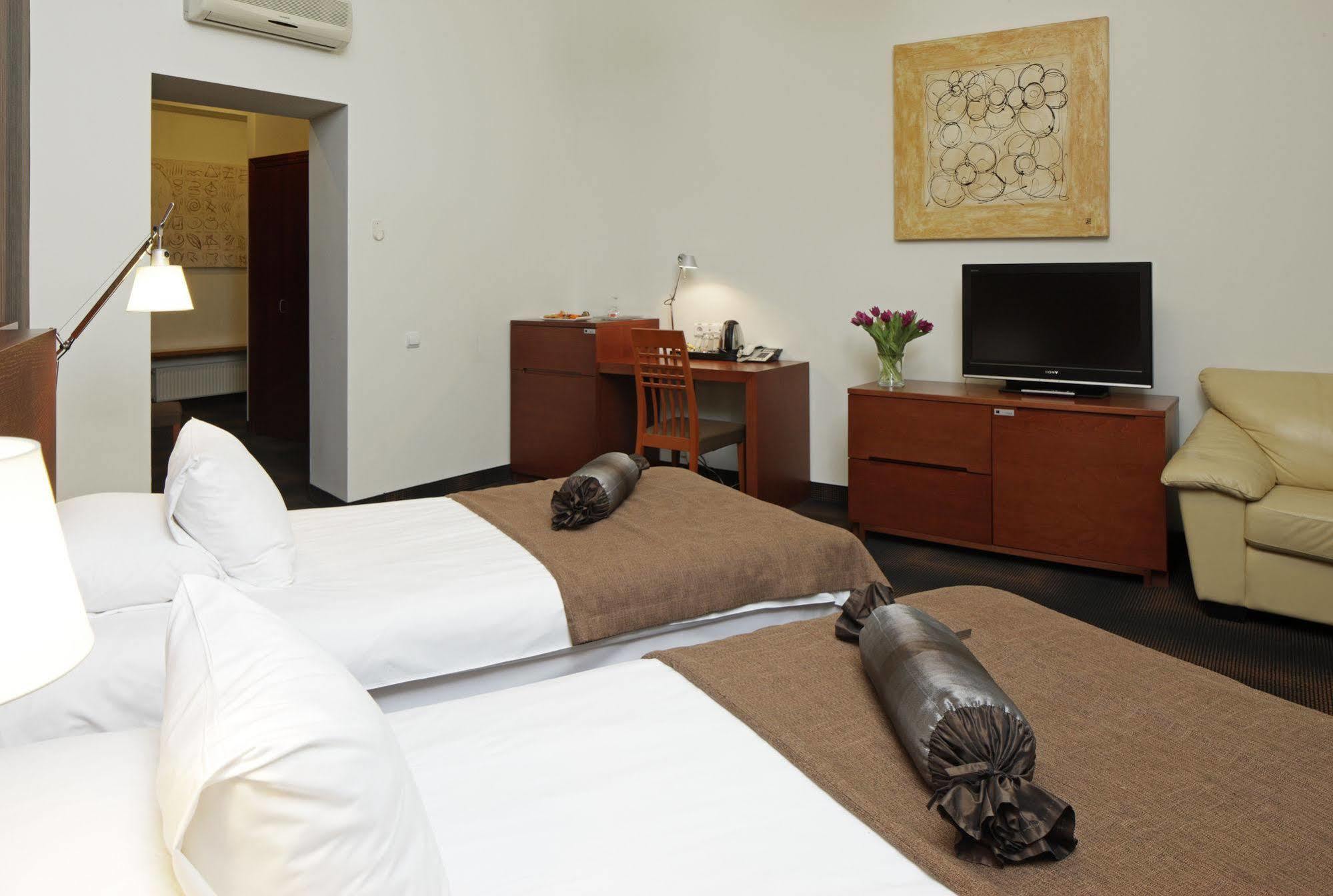 Rixwell Centra Hotel Riga Bagian luar foto